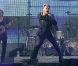 Johnny Hallyday en concert gratuit au pied de la Tour Eiffel le 14 juillet 2009, devant 700 000 à un million de spectateurs