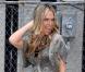 Molly Sims dans une magnifique et longue robe grise signée  Winter-Kate . Trop jolie la Molly ! 