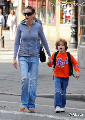 Sarah Jessica Parker accompagne son petit James à l'école, vendredi 11 juin.