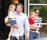Violet, Ben, Seraphina et Jennifer  (12 juin 2010 à Brentwood)