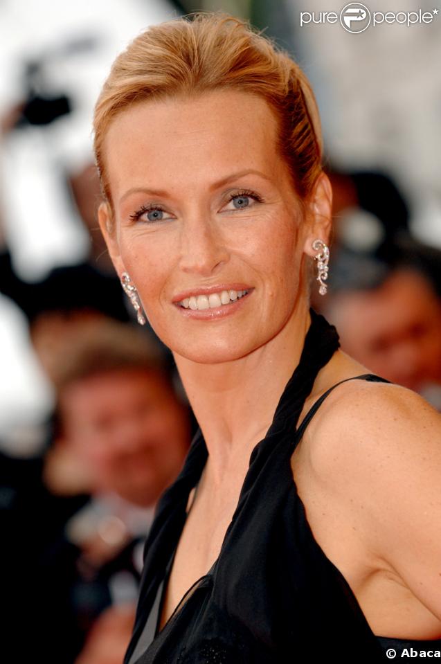 Estelle Lefébure toujours au top !