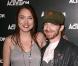 Seth Green et son épouse Clare Grant lors de la soirée Activision Kick Off pour l'ouverture du salon du jeu vidéo E3 au Staples Center le 14 juin 2010 à Los Angeles 