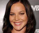 Abbie Cornish lors de la soirée Activision E3 Kick Off au Staples Center de Los Angeles le 14 juin 2010