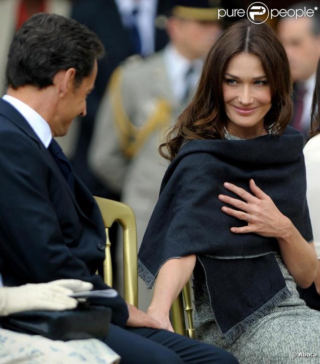 Carla Bruni Sarkozy a bloui en Angleterre amoureuse comme jamais 
