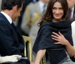 Carla Bruni Sarkozy a ébloui en Angleterre, amoureuse comme jamais !