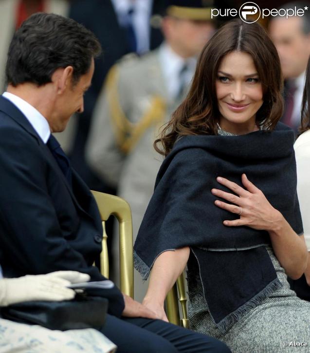 Carla Bruni Sarkozy a ébloui en Angleterre, amoureuse comme jamais !