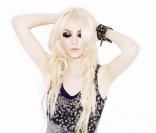 Taylor Momsen présente sa deuxième collection pour NEW LOOK. Une ligne intitulée Summer Idols et disponible depuis le 22 juin ! 