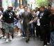 Ed Westwick sur le tournage de Gossip Girl à Paris, le 6 juillet 2010