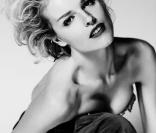 Eva Herzigova pour Janet & Janet