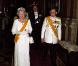 Forbes a publié en juillet 2010 son traditionnel palmarès des fortunes royales : le roi Bhumibol Abdulyadej de Thaïlande le survole - fortune estimée à 23,2 milliards d'euros !