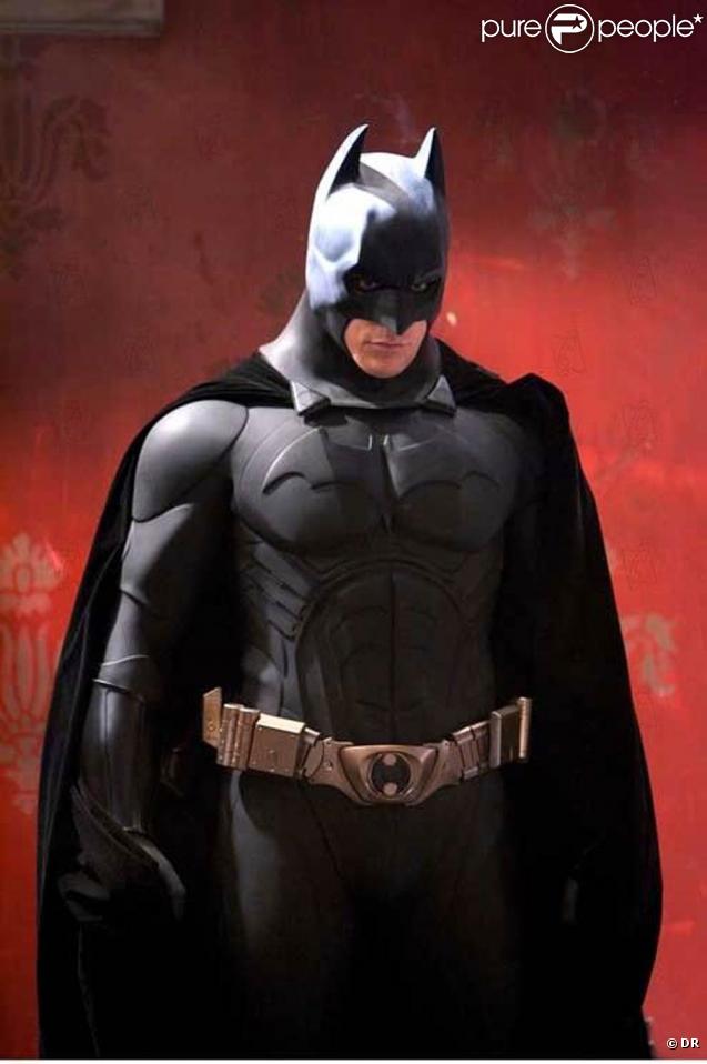 BATMAN BEGINS : Batman ( Christian Bale ) 2005 446178-des-images-de-batman-begins-637x0-2