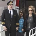 John Travolta : Sa femme Kelly Preston, enceinte, resplendit auprès de leur ami Steven Spielberg !