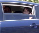 Carla Bruni et Nicolas Sarkozy arrivent au cap Nègre. 4 août 2010