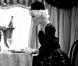 Qui est cette jolie blonde transformée en Charlie Chaplin pour son nouveau clip ?