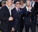 Sylvester Stallone entre Dolph Lundgren et Jason Statham lors de l'avant-première de The Expendables , qui s'est tenue à l'Odeon de Leicester Square, à Londres, le 9 août 2010.