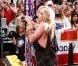 La chanteuse américaine Kesha donne un mini concert dans l'émission Today Show à New York, le 13 août 2010