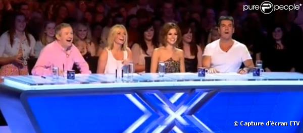 Les membres du jury de X-Factor UK, Louis Walsh, Geri Halliwell, Cheryl Cole et Simon Cowell