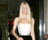 Claudia Schiffer glamour à souhait pour le dîner Dolce & Gabbana à Milan, le 25 septembre 2008<br />