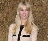 Claudia Schiffer lors du défilé Chanel Spring-Summer 2010 au Grand Palais à Paris, le 6 October 2009