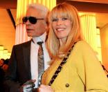 Claudia Schiffer enceinte et Karl Lagerfeld à Paris en janvier 2010 
