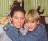 Jessica Biel au côté de David Gallagher en 98 