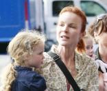 Marcia Cross et son mari Tom Mahoney ont accompagné Eden  et Savannah, leurs jumelles âgées de 3 ans, au cirque californien Vargas, dimanche 5 septembre.  