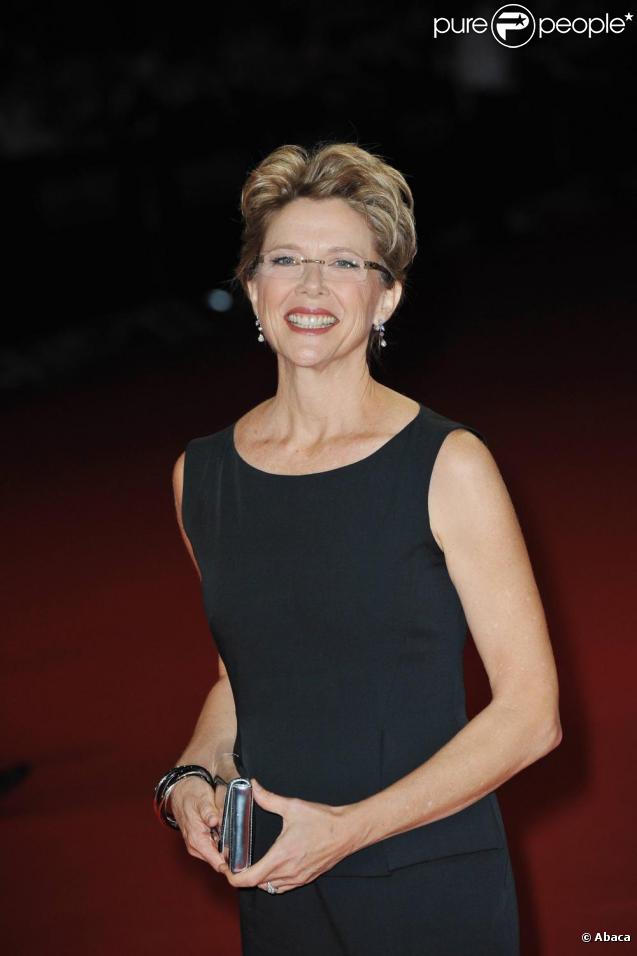 Annette Bening reçoit un prix d'honneur lors du festival de Deauville, vendredi 10 septembre.