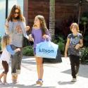 Brooke Burke transmet ses talents de fashionista à ses trois filles, très craquantes !