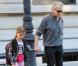 Michael Douglas emmène sa fille Carys Zeta, 7 ans, à son école, à New York, le 21 septembre 2010.