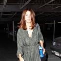 Kate Walsh, toujours jambes nues, aurait-elle la phobie des pantalons ?