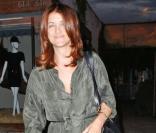 Kate Walsh sort d'un salon de coiffure de West Hollywood le 29 septembre 2010