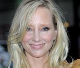 En août 2010, la propriété de Los Angeles de la pauvre Anne Heche a été cambriolée. Bijoux, ordinateurs, iPods, l\'appareil photo de son compagnon James Tupper, rien n\'a échappé aux intrus !