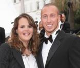 Laure Manaudou et Frédérick Bousquet ont été cambriolés durant leur sommeil dans la nuit du samedi 25 au dimanche 26 septembre à Marseille, perdant alors deux voitures, des ordinateurs portables, des documents et des objets de valeur !