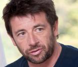 Patrick Bruel planche actuellement sur un livre d'entretiens avec la collaboration du journaliste Claude Askolovitch, qui officie au  Journal du dimanche  ( JDD ).