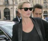  Kate Moss et Jamie Hince dans les rues de Paris le 3 octobre 2010 