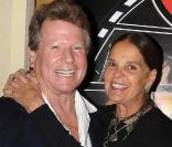 Ryan O'Neal et Ali McGraw réunis à l'occasion d'une projection de  Love Story , dans le cadre du Hollywood Show 2010, à Burbank, en Californie, le 9 octobre 2010.