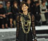 Inès de la Fressange lors du défilé Chanel. Octobre 2010 
