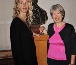 Sandrine Kiberlain marraine du Pasteurdon 2010, au côté d'Alice Dautry, directrice de l'Institut Pasteur 