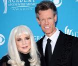 Randy Travis et son épouse Elizabeth