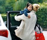 Katherine Heigl et sa petite Naleigh sont allées déjeuner (Los Angeles, 30 octobre 2010)