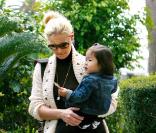 Katherine Heigl et sa petite Naleigh sont allées déjeuner (Los Angeles, 30 octobre 2010)