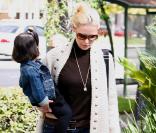 Katherine Heigl et sa petite Naleigh sont allées déjeuner (Los Angeles, 30 octobre 2010)