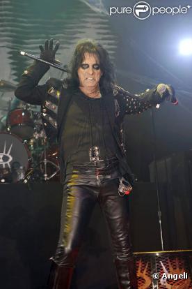 Alice Cooper en concert au Roundhouse, à Camden, le 1er novembre 2010.