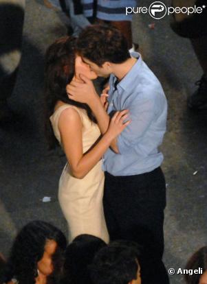 Robert Pattinson et Kristen Stewart sur le tournage de Twilight chapitre 4 : Breaking Dawn à Rio de Janeiro au Brésil le 7 novembre 2010