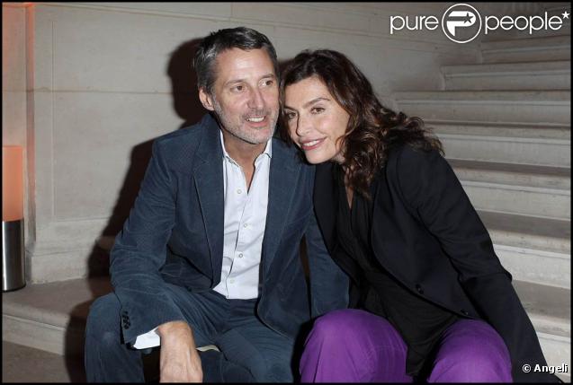 Antoine de Caunes et Daphné Roulier lors du Bal de la Truffe, organisé par Lancel à l'Hôtel Salomon de Rotschild, à Paris, le 8 novembre 2010.