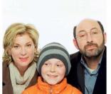 Michèle Laroque dans  Monsieur Papa , film de et avec Kad Merad, en salles le 1er juin 2011