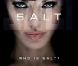Angelina Jolie sur l'affiche de Salt porte le gloss Chantecaille en couleur Charm.  