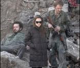 Angelina Jolie sur le tournage de son premier film en tant que réalisatrice, en Hongrie, en novembre 2010.