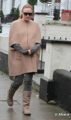 Stella McCartney enceinte à Londres le 18 novembre 2010.