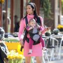 La magnifique Padma Lakshmi, en shopping avec son adorable fillette assortie !
